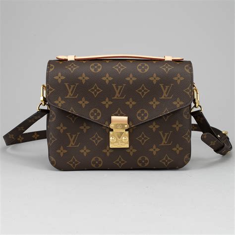 catena pochette louis vuitton|louis vuitton monogram canvas handbag.